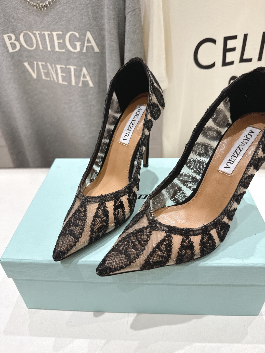 高版本出厂 「ᴀqᴜᴀᴢᴢᴜʀᴀ」AQUAZZURA/菠萝F072 2026ss新款尖头金属刺绣高跟鞋凉