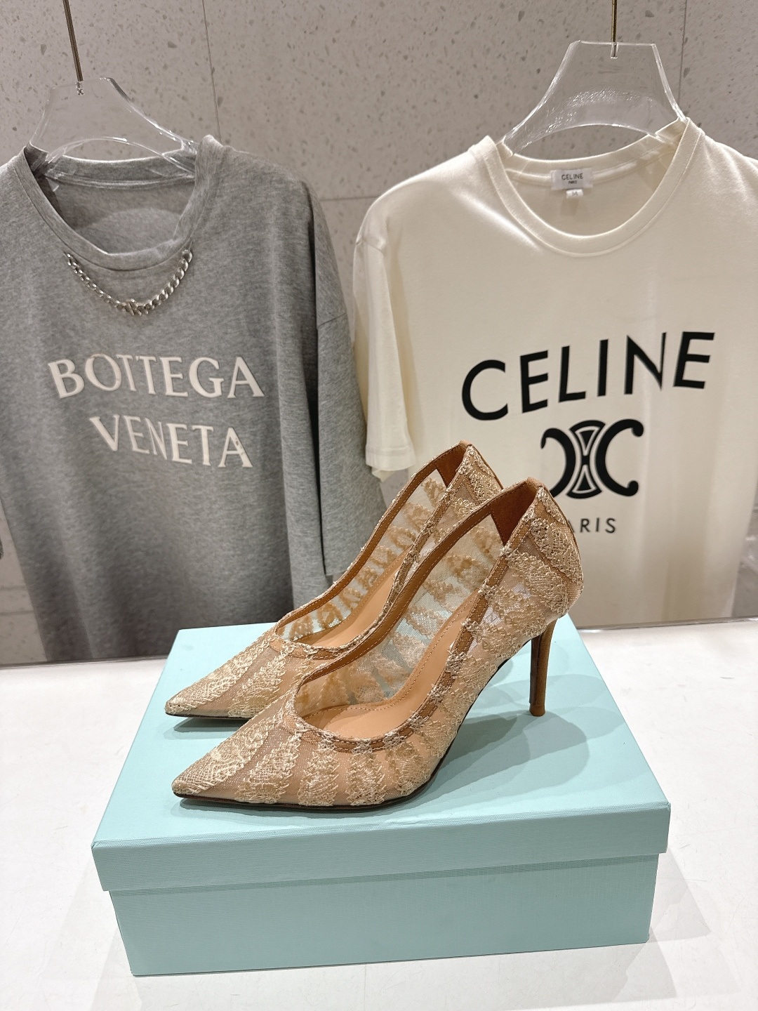高版本出厂 「ᴀqᴜᴀᴢᴢᴜʀᴀ」AQUAZZURA/菠萝F072 2026ss新款尖头金属刺绣高跟鞋凉
