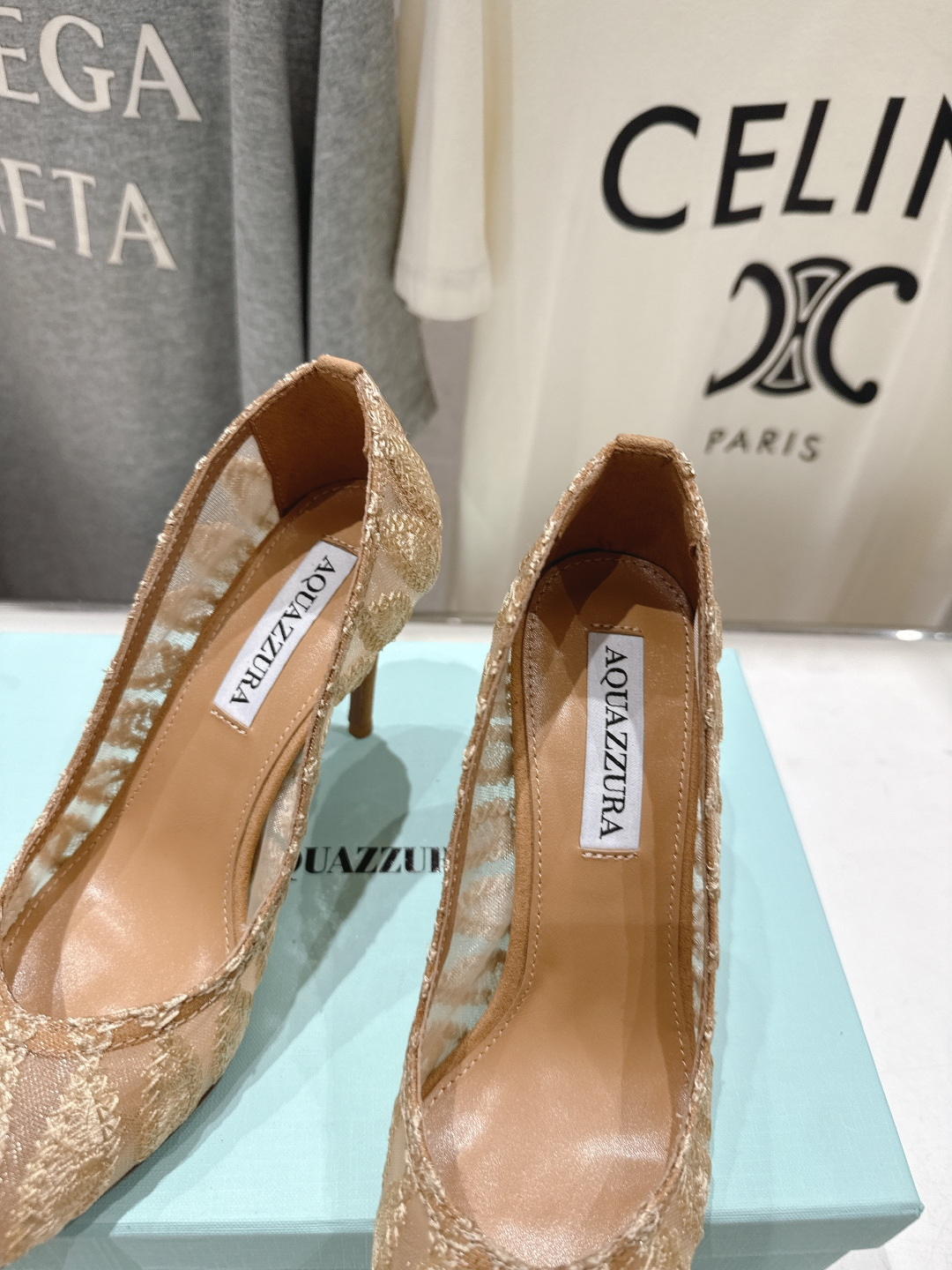 高版本出厂 「ᴀqᴜᴀᴢᴢᴜʀᴀ」AQUAZZURA/菠萝F072 2026ss新款尖头金属刺绣高跟鞋凉