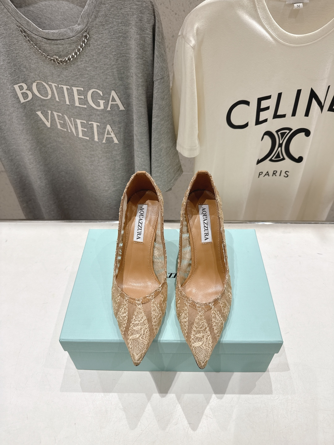 高版本出厂 「ᴀqᴜᴀᴢᴢᴜʀᴀ」AQUAZZURA/菠萝F072 2026ss新款尖头金属刺绣高跟鞋凉