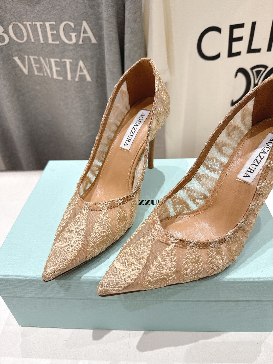 高版本出厂 「ᴀqᴜᴀᴢᴢᴜʀᴀ」AQUAZZURA/菠萝F072 2026ss新款尖头金属刺绣高跟鞋凉