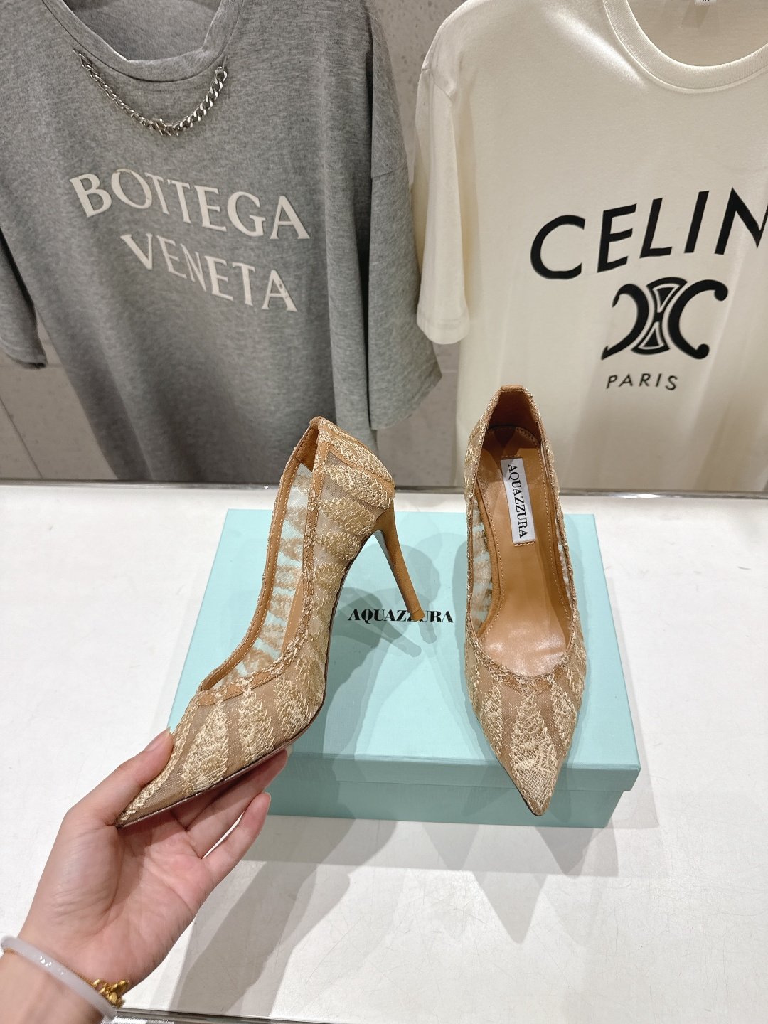 高版本出厂 「ᴀqᴜᴀᴢᴢᴜʀᴀ」AQUAZZURA/菠萝F072 2026ss新款尖头金属刺绣高跟鞋凉