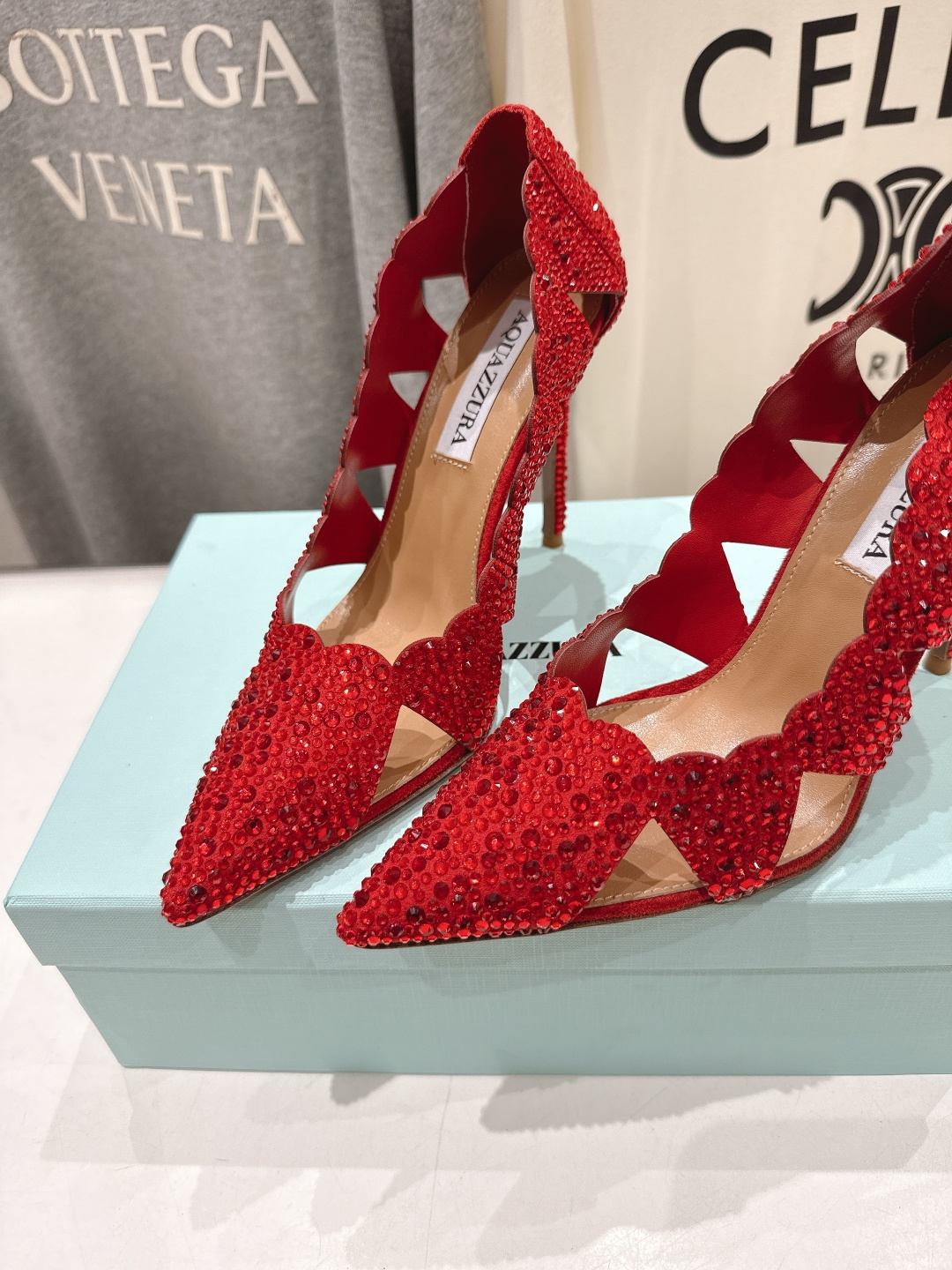 高版本出厂 「ᴀqᴜᴀᴢᴢᴜʀᴀ」AQUAZZURA/菠萝F072 2026ss新款尖头水钻镂空高跟鞋凉