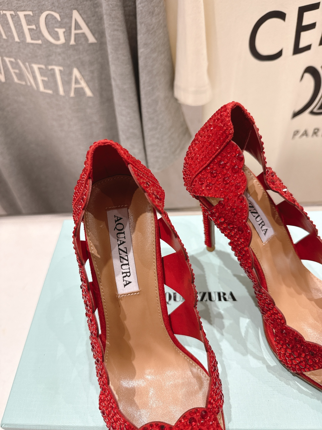 高版本出厂 「ᴀqᴜᴀᴢᴢᴜʀᴀ」AQUAZZURA/菠萝F072 2026ss新款尖头水钻镂空高跟鞋凉