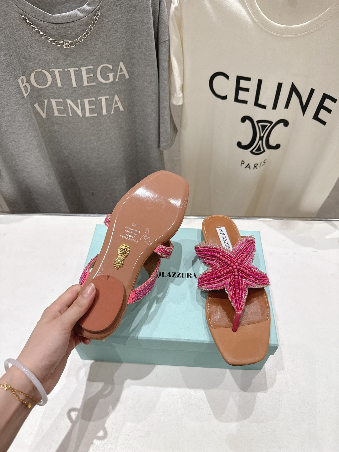 高版本出厂 「ᴀqᴜᴀᴢᴢᴜʀᴀ」AQUAZZURA/菠萝F072 2026ss夏季新款海心串珠水钻夹脚