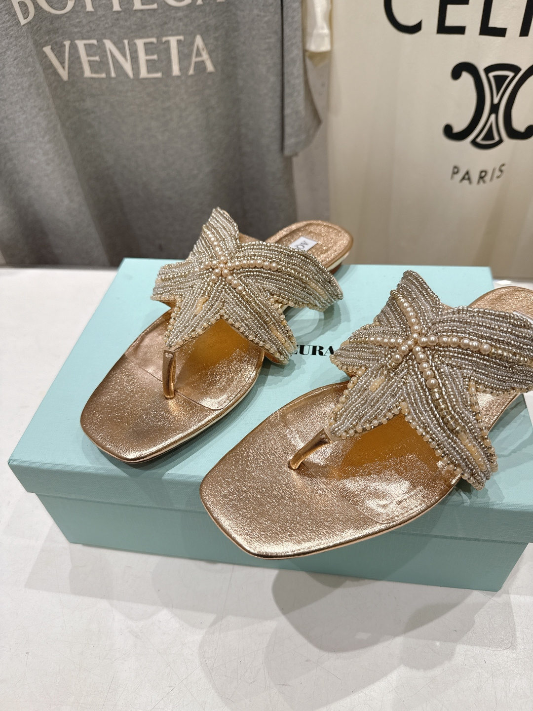 高版本出厂 「ᴀqᴜᴀᴢᴢᴜʀᴀ」AQUAZZURA/菠萝F072 2026ss夏季新款海心串珠水钻夹脚