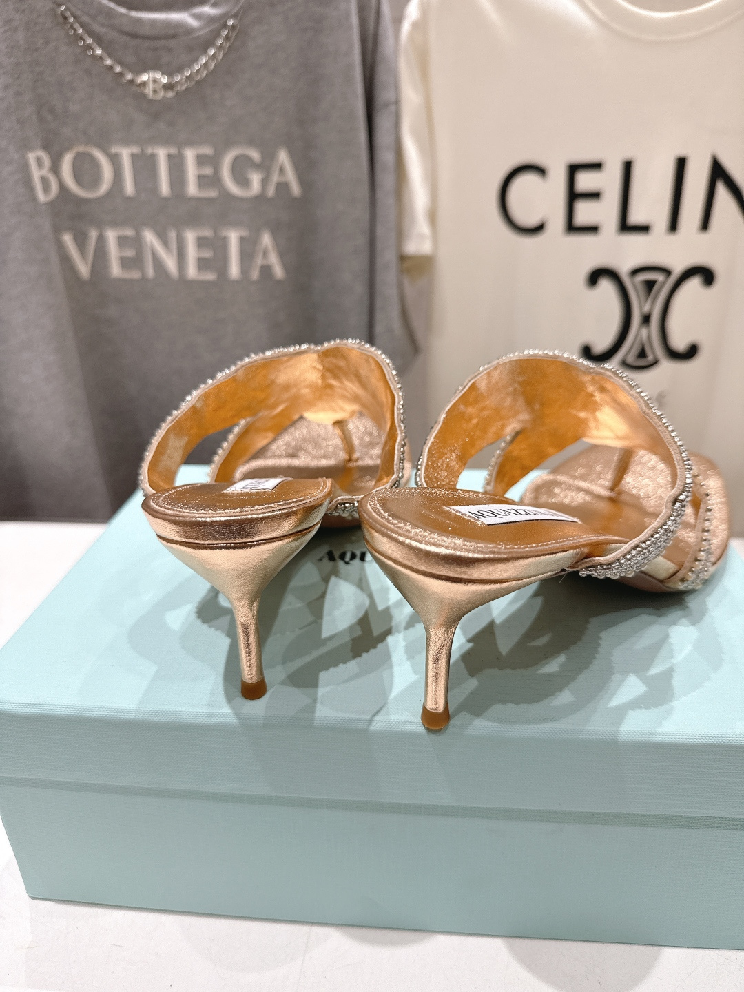 高版本出厂 「ᴀqᴜᴀᴢᴢᴜʀᴀ」AQUAZZURA/菠萝F072 2026ss夏季新款海心串珠水钻夹脚
