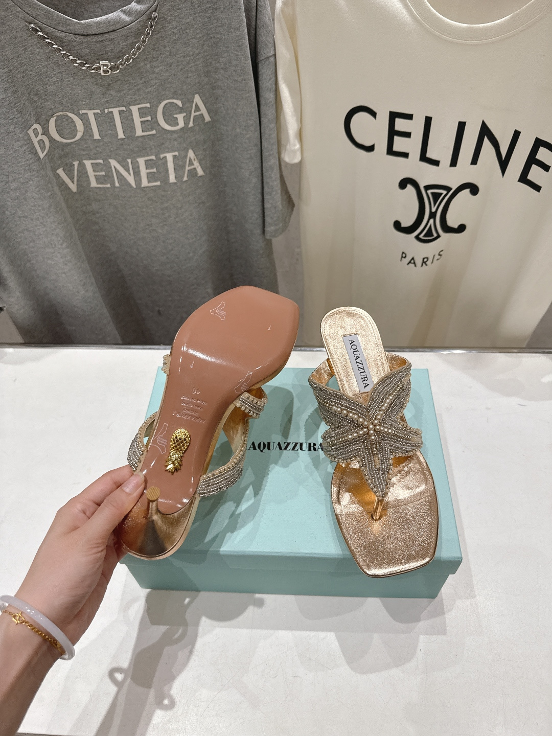 高版本出厂 「ᴀqᴜᴀᴢᴢᴜʀᴀ」AQUAZZURA/菠萝F072 2026ss夏季新款海心串珠水钻夹脚