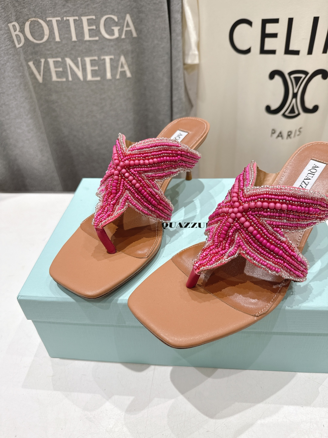 高版本出厂 「ᴀqᴜᴀᴢᴢᴜʀᴀ」AQUAZZURA/菠萝F072 2026ss夏季新款海心串珠水钻夹脚