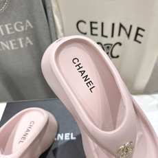 高版本出厂 Chanel*香奈儿F036 小香2026ss爆款人字拖厚底坡跟拖鞋真的是很耐看越看越喜欢 高版本出厂 Chanel*香奈儿F036 小香2026ss爆款人字拖厚底坡跟拖鞋真的是很耐看越看越喜欢