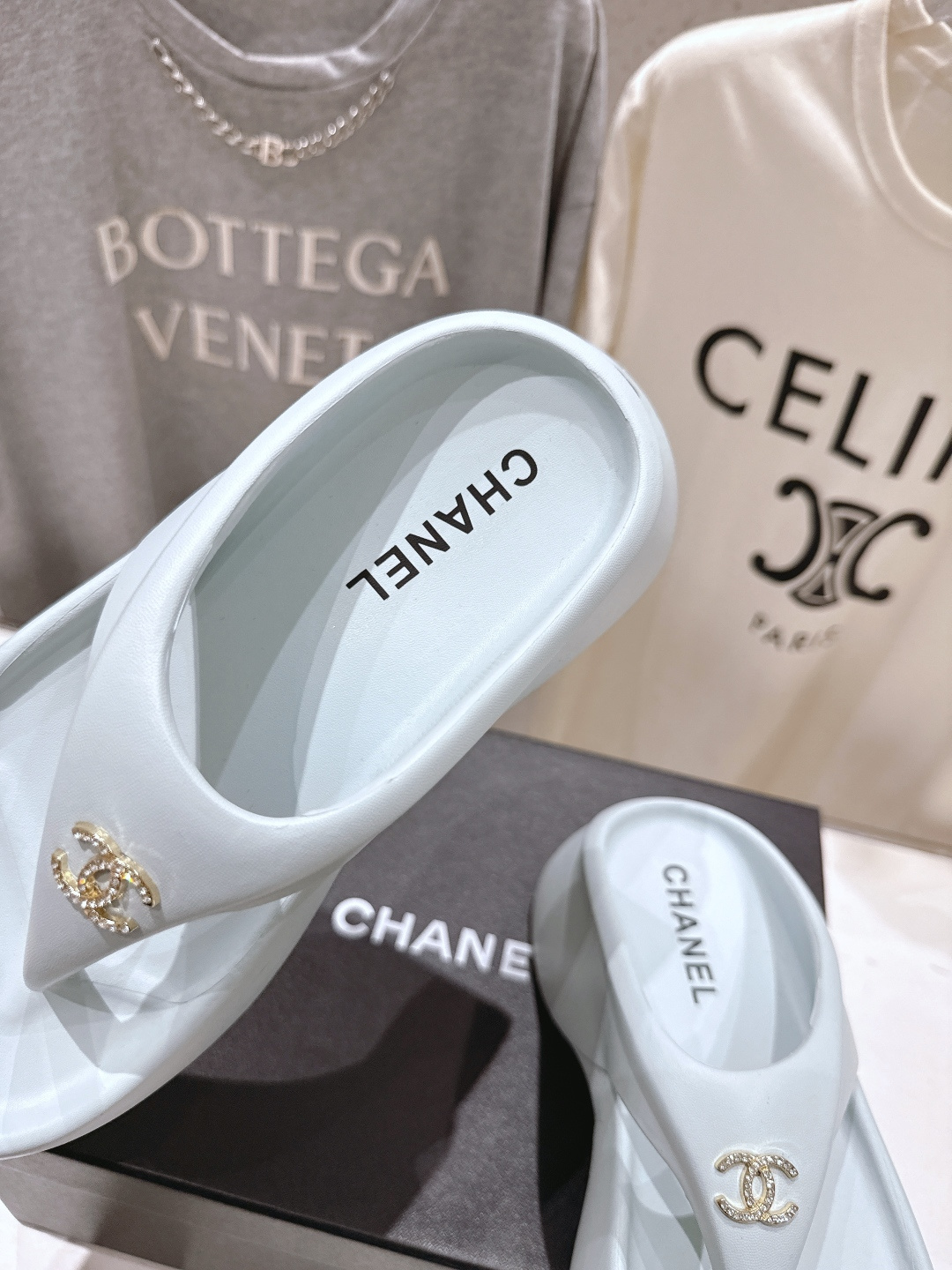 高版本出厂  Chanel*香奈儿F036 小香2026ss爆款人字拖厚底坡跟拖鞋真的是很耐看越看越喜欢