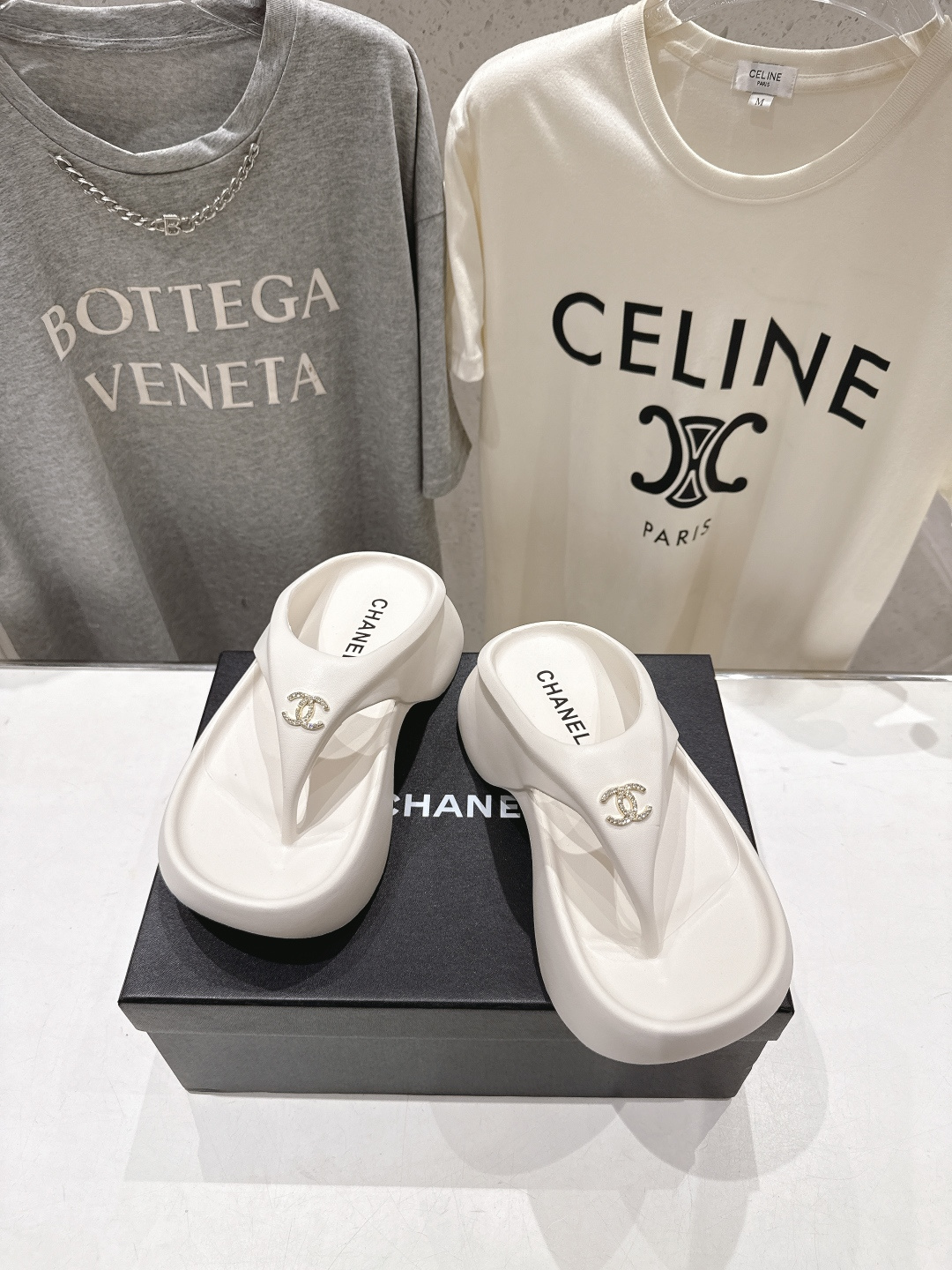 高版本出厂  Chanel*香奈儿F036 小香2026ss爆款人字拖厚底坡跟拖鞋真的是很耐看越看越喜欢