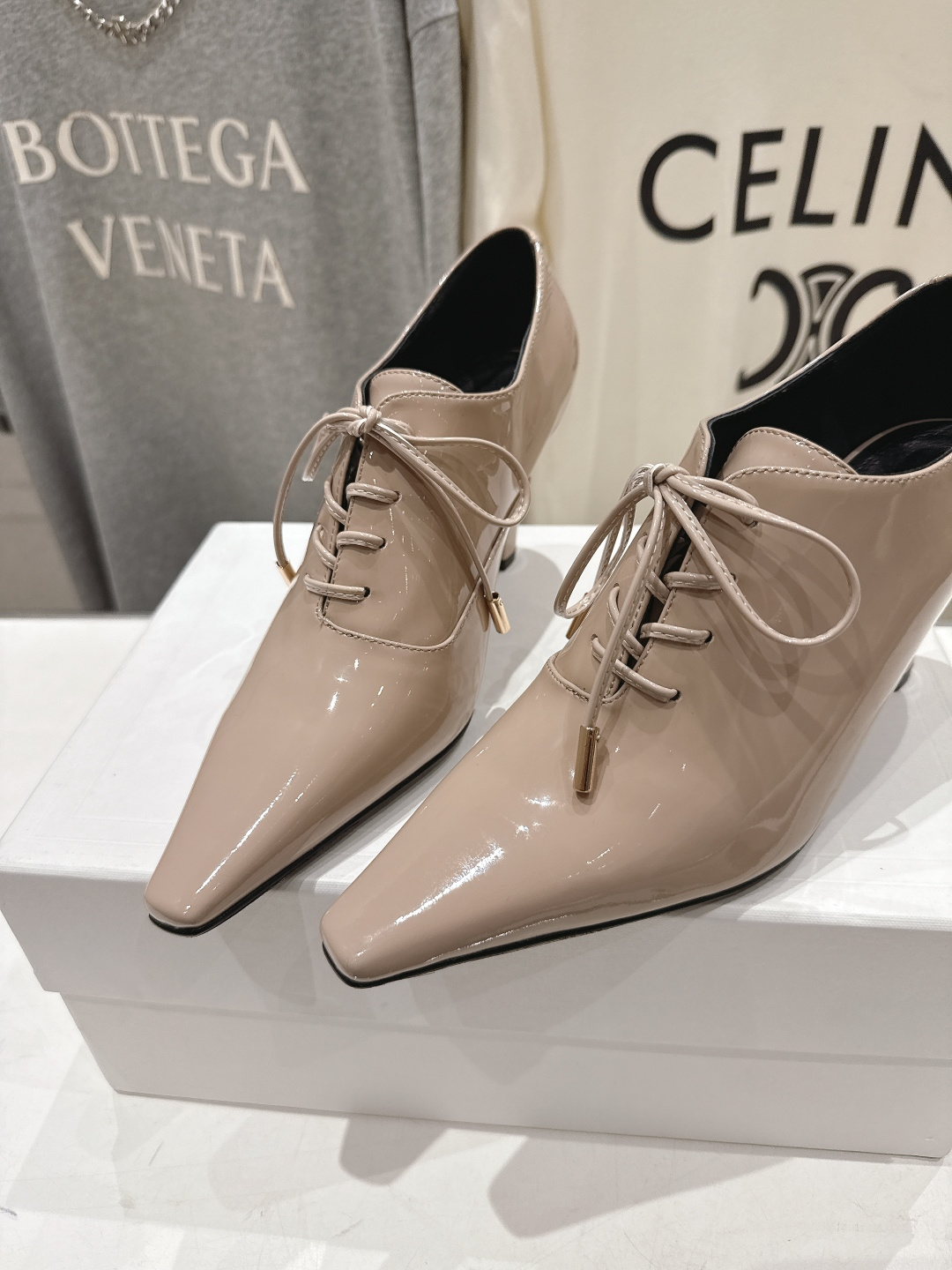 高版本出厂CELINE/赛琳F032 2026ss新品简易尖头玛丽珍复古风高跟鞋~复古简约又时尚 上脚舒 高版本出厂CELINE/赛琳F032 2026ss新品简易尖头玛丽珍复古风高跟鞋~复古简约又时尚 上脚舒