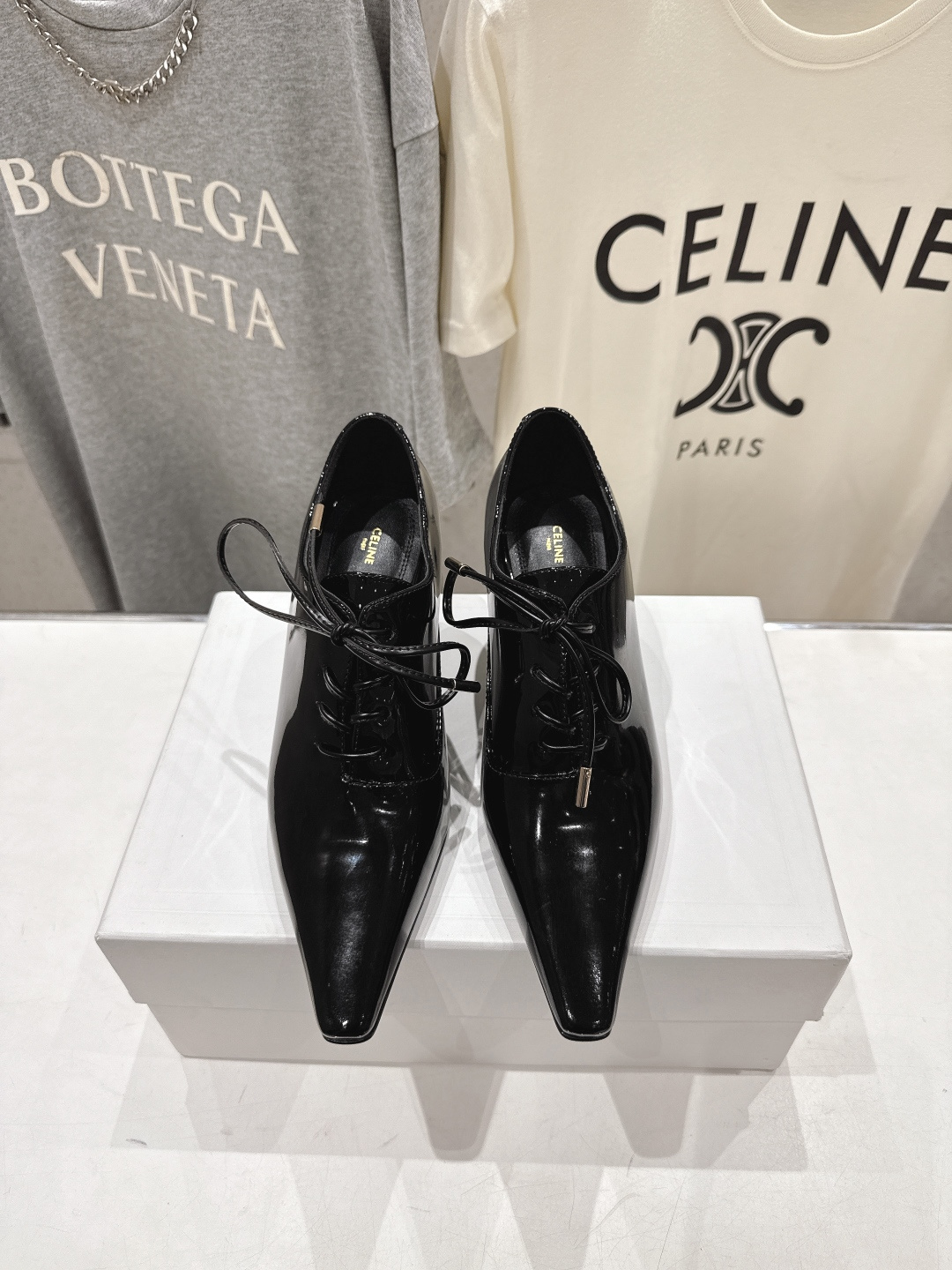 高版本出厂CELINE/赛琳F032 2026ss新品简易尖头玛丽珍复古风高跟鞋～复古简约又时尚 上脚舒