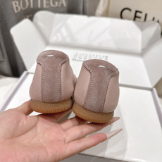 高版本出厂 Maison Margiela 马吉拉MM6新款休闲鞋德训鞋...顶级品质 新品🆕原版复刻 高版本出厂 Maison Margiela 马吉拉MM6新款休闲鞋德训鞋...顶级品质 新品🆕原版复刻