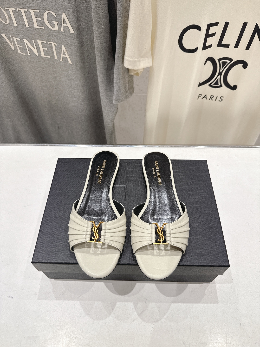 高版本出厂   「SAINT LAURENT*」F017 圣罗兰26ss夏季新款ysl 圣罗兰平底拖鞋～