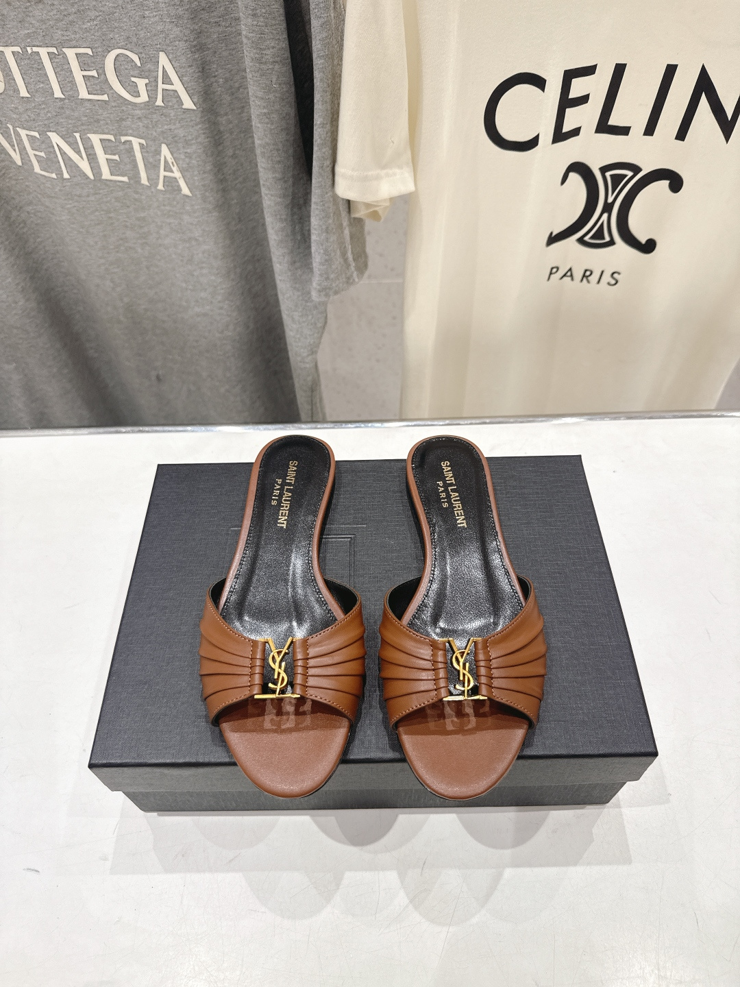 高版本出厂   「SAINT LAURENT*」F017 圣罗兰26ss夏季新款ysl 圣罗兰平底拖鞋～