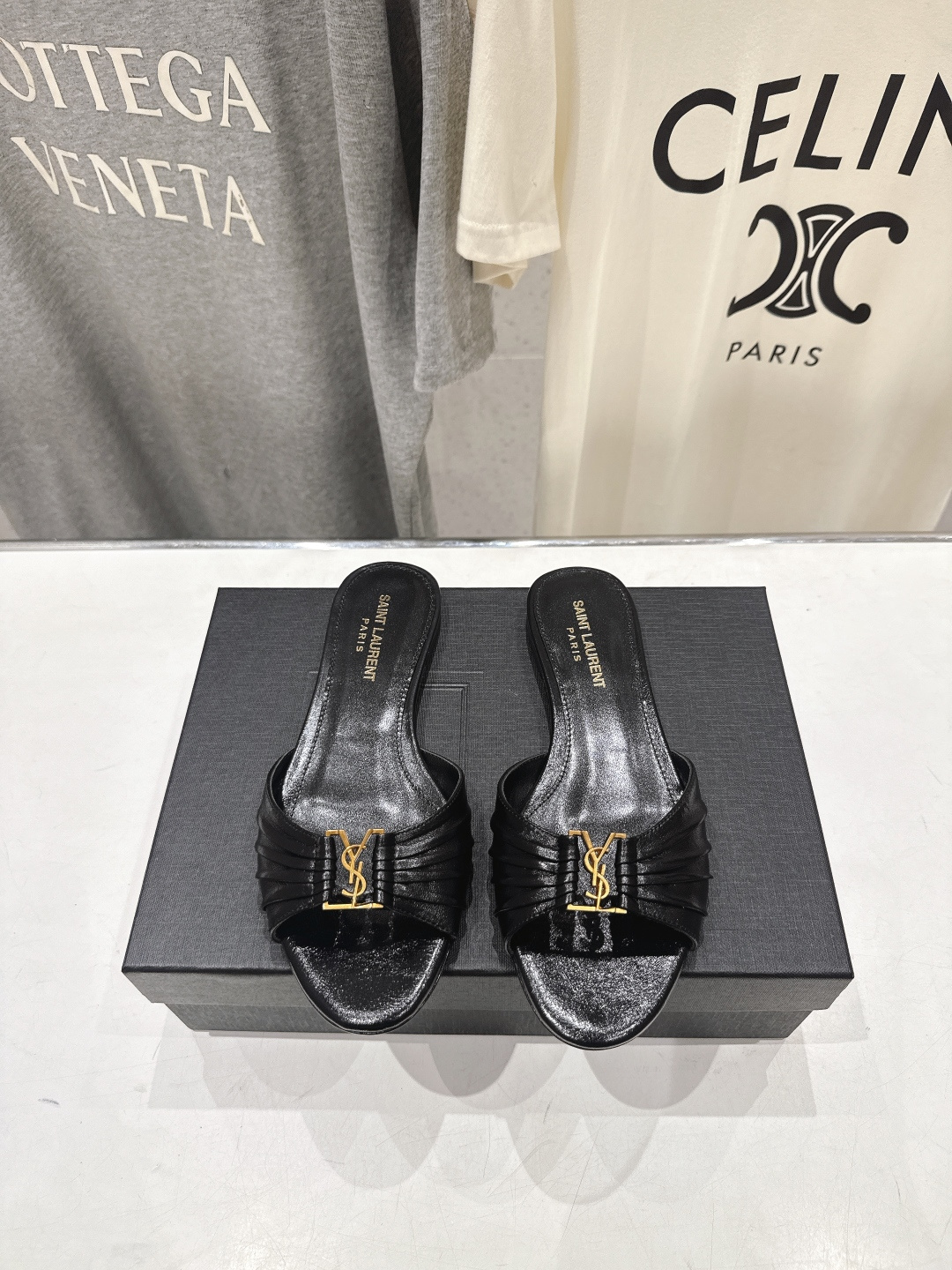 高版本出厂   「SAINT LAURENT*」F017 圣罗兰26ss夏季新款ysl 圣罗兰平底拖鞋～
