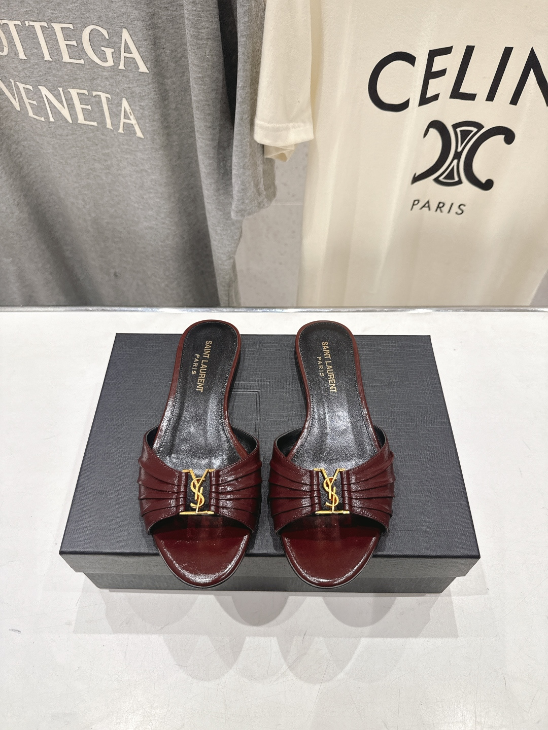 高版本出厂   「SAINT LAURENT*」F017 圣罗兰26ss夏季新款ysl 圣罗兰平底拖鞋～