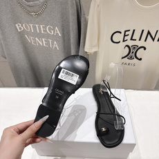 高版本出厂 Celine~赛琳F018 2026ss夏季新款平底时尚罗马风夹脚平底凉鞋New Celi 高版本出厂 Celine~赛琳F018 2026ss夏季新款平底时尚罗马风夹脚平底凉鞋New Celi