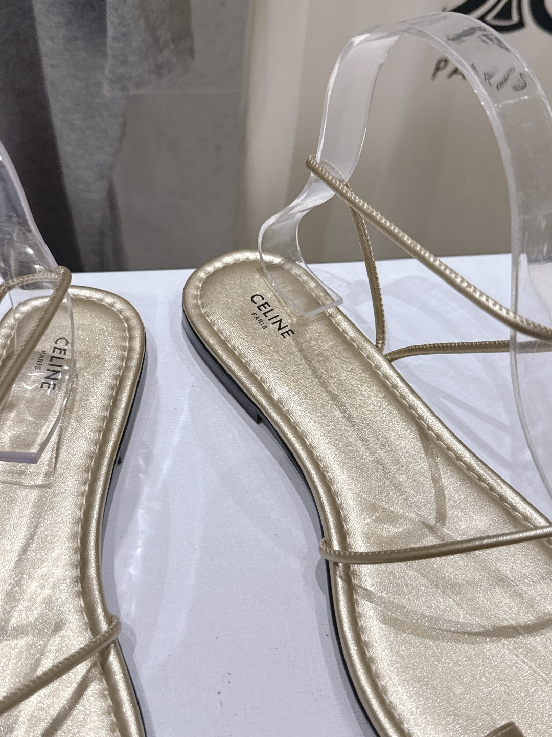 高版本出厂  Celine~赛琳F018 2026ss夏季新款平底时尚罗马风夹脚平底凉鞋New Celi