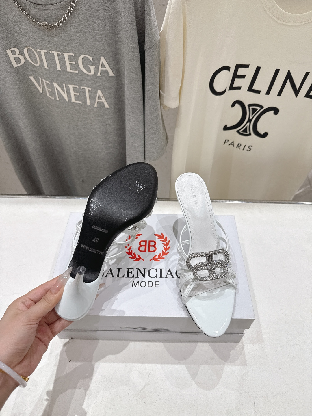 高版本出厂 BALENCIAG*巴黎世家F073 2026ss夏季新款双B字母扣高跟鞋拖鞋非常时髦一款 高版本出厂 BALENCIAG*巴黎世家F073 2026ss夏季新款双B字母扣高跟鞋拖鞋非常时髦一款