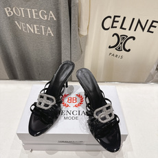 高版本出厂 BALENCIAG*巴黎世家F073 2026ss夏季新款双B字母扣高跟鞋拖鞋非常时髦一款 高版本出厂 BALENCIAG*巴黎世家F073 2026ss夏季新款双B字母扣高跟鞋拖鞋非常时髦一款