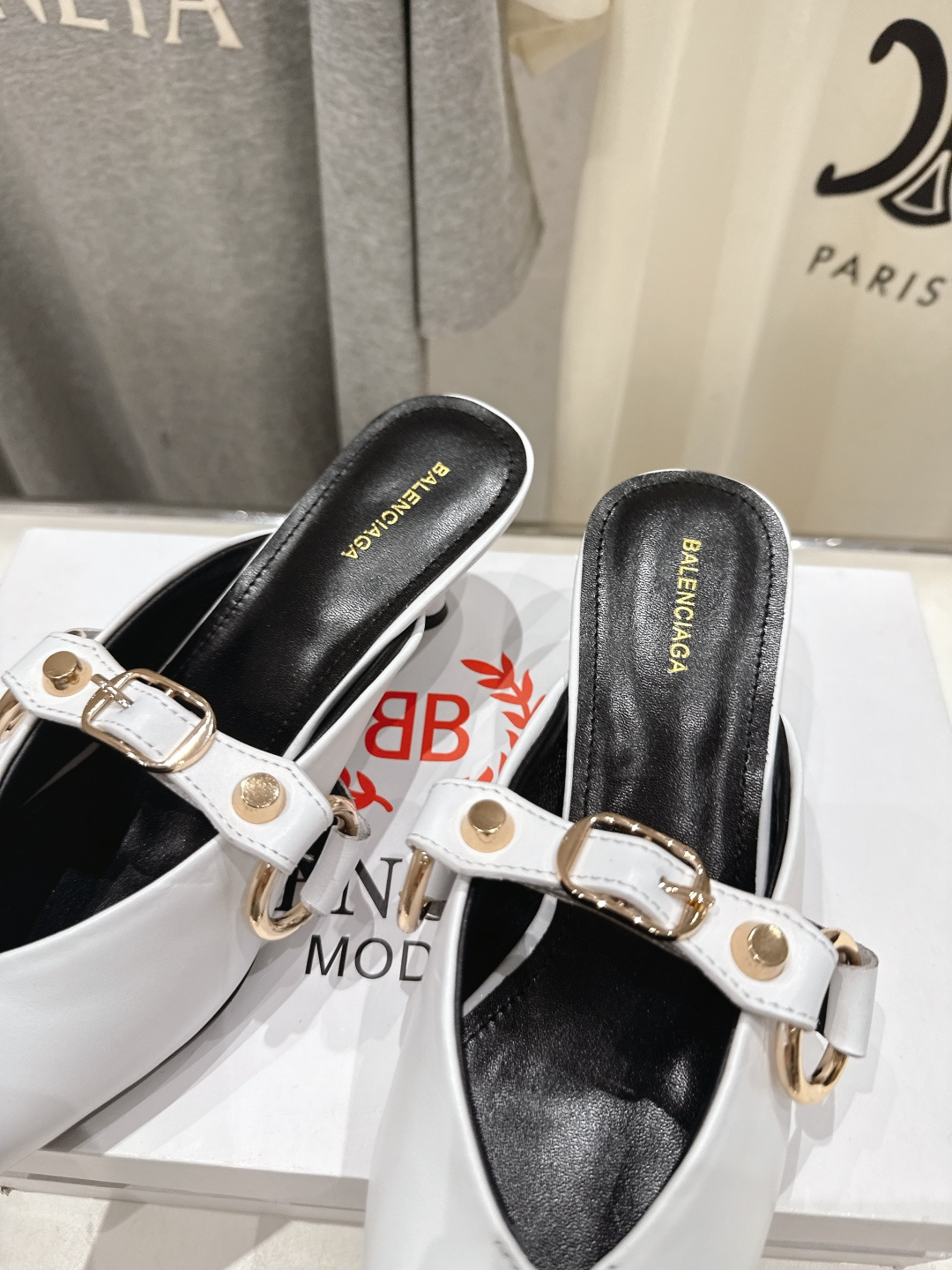 高版本出厂 BALENCIAG*巴黎世家F073 2026ss夏季新款尖头高跟鞋拖鞋非常舒服的高跟拖鞋 高版本出厂 BALENCIAG*巴黎世家F073 2026ss夏季新款尖头高跟鞋拖鞋非常舒服的高跟拖鞋