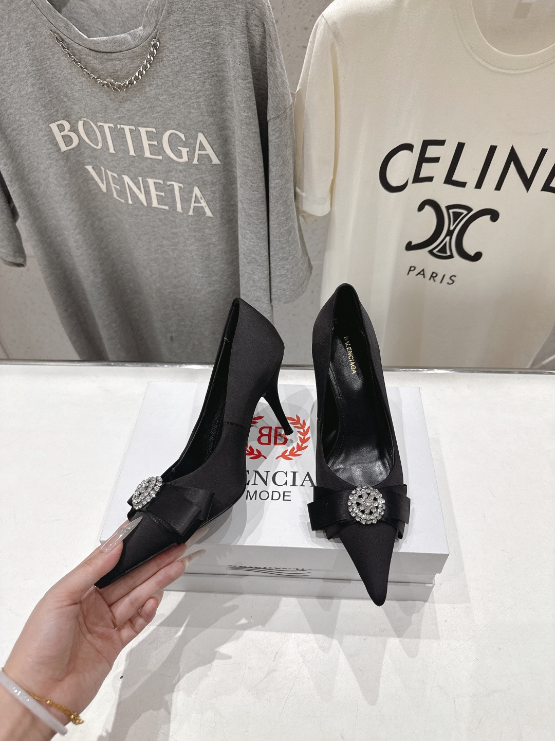 高版本出厂  BALENCIAG*巴黎世家F073 2026ss夏季新款水钻蝴蝶结尖头高跟鞋单鞋非常舒服