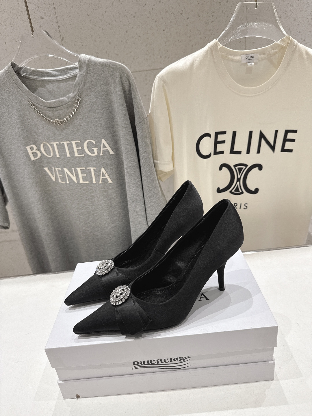 高版本出厂  BALENCIAG*巴黎世家F073 2026ss夏季新款水钻蝴蝶结尖头高跟鞋单鞋非常舒服