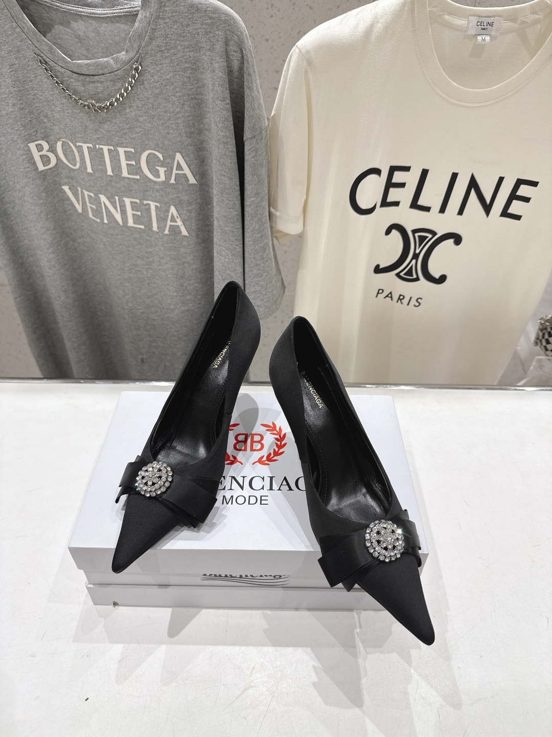 高版本出厂  BALENCIAG*巴黎世家F073 2026ss夏季新款水钻蝴蝶结尖头高跟鞋单鞋非常舒服