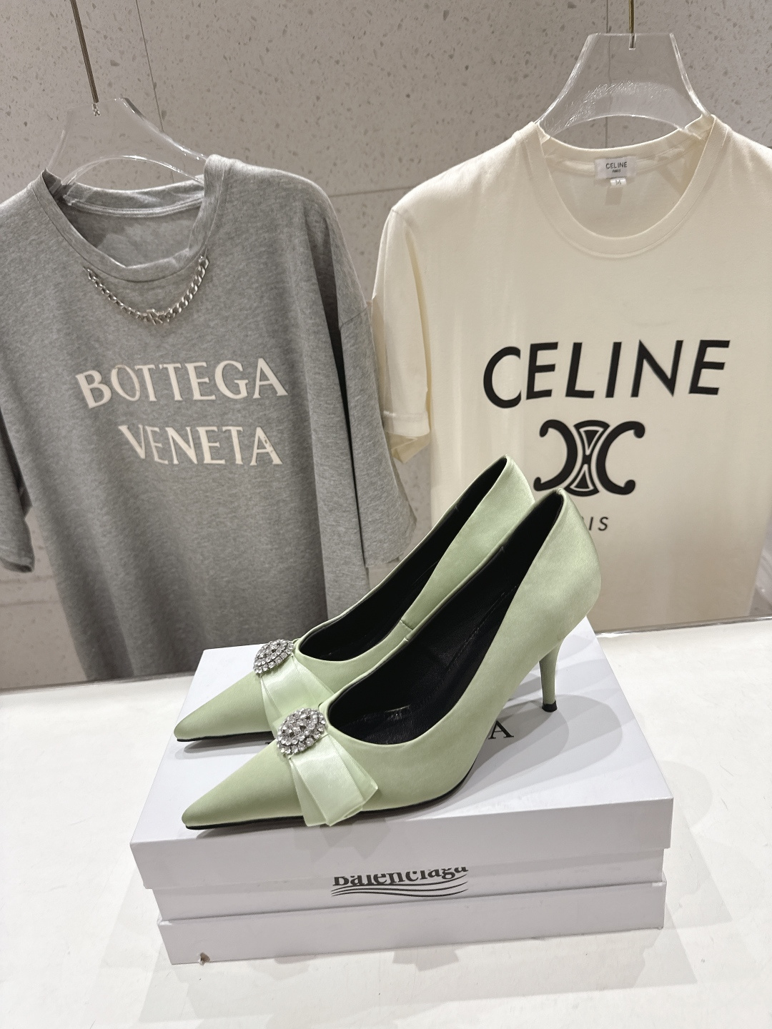 高版本出厂 BALENCIAG*巴黎世家F073 2026ss夏季新款水钻蝴蝶结尖头高跟鞋单鞋非常舒服 高版本出厂 BALENCIAG*巴黎世家F073 2026ss夏季新款水钻蝴蝶结尖头高跟鞋单鞋非常舒服