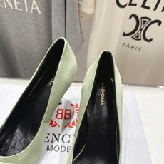 高版本出厂 BALENCIAG*巴黎世家F073 2026ss夏季新款水钻蝴蝶结尖头高跟鞋单鞋非常舒服 高版本出厂 BALENCIAG*巴黎世家F073 2026ss夏季新款水钻蝴蝶结尖头高跟鞋单鞋非常舒服
