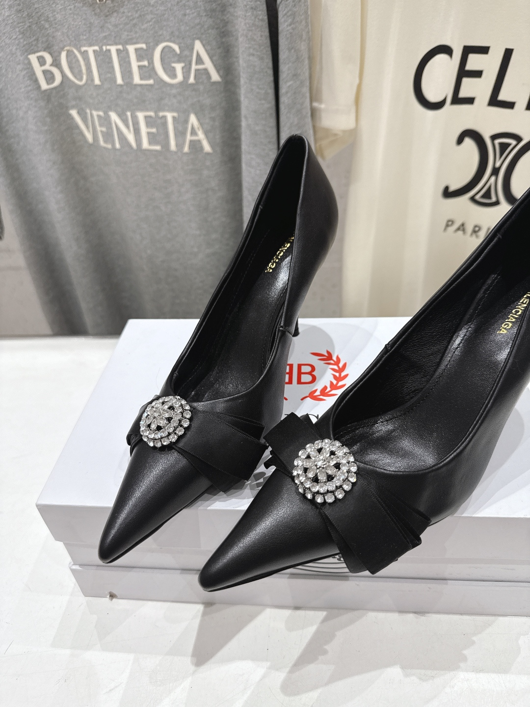 高版本出厂  BALENCIAG*巴黎世家F073 2026ss夏季新款水钻蝴蝶结尖头高跟鞋单鞋非常舒服