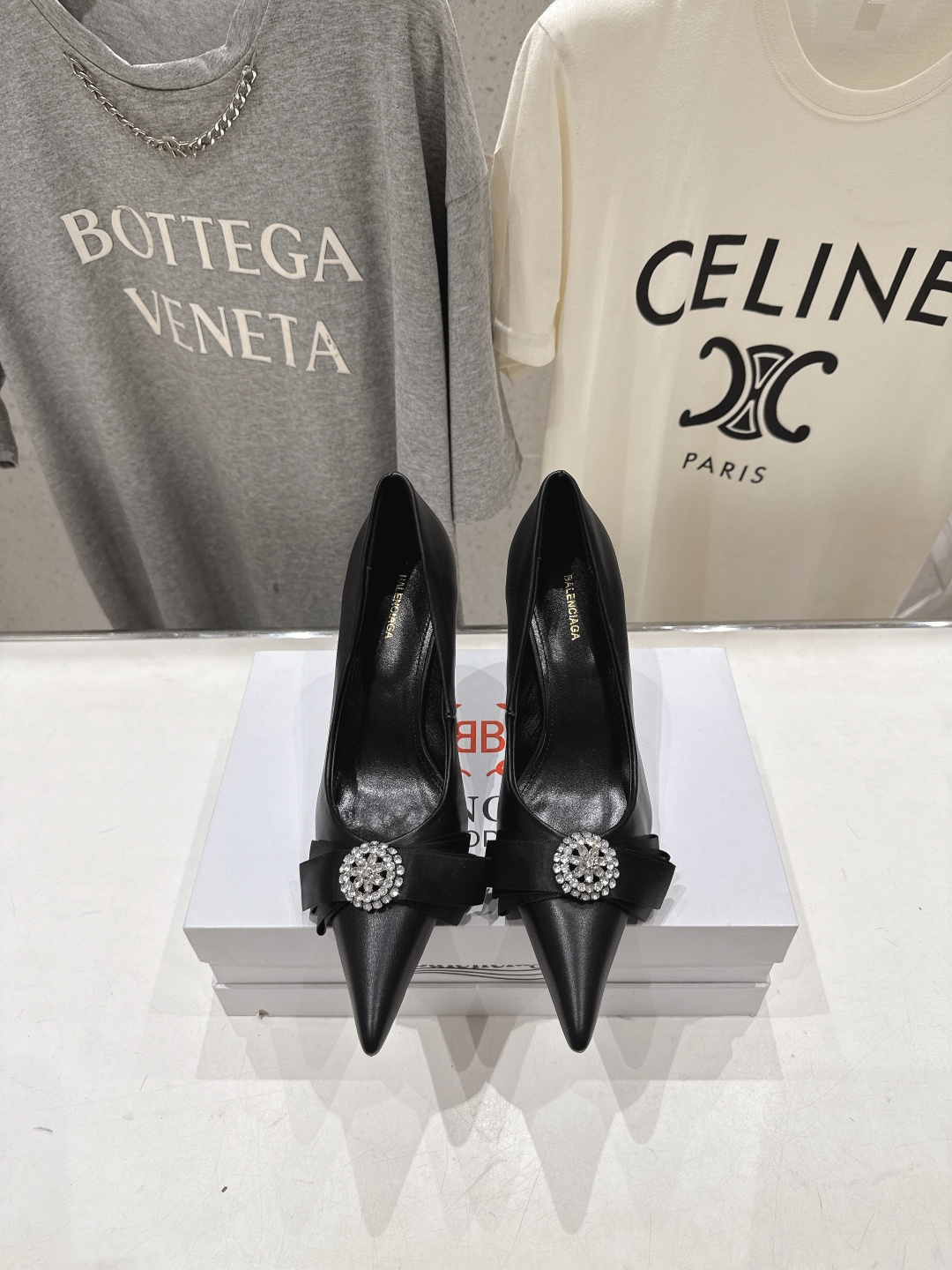 高版本出厂  BALENCIAG*巴黎世家F073 2026ss夏季新款水钻蝴蝶结尖头高跟鞋单鞋非常舒服