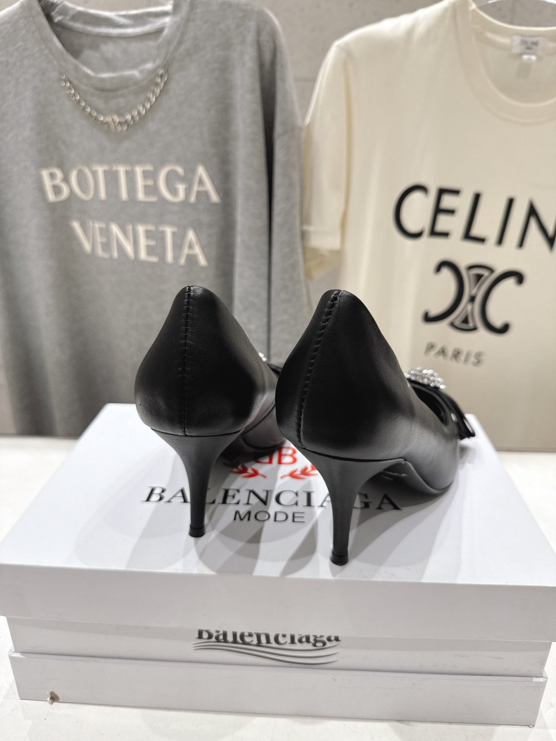 高版本出厂  BALENCIAG*巴黎世家F073 2026ss夏季新款水钻蝴蝶结尖头高跟鞋单鞋非常舒服