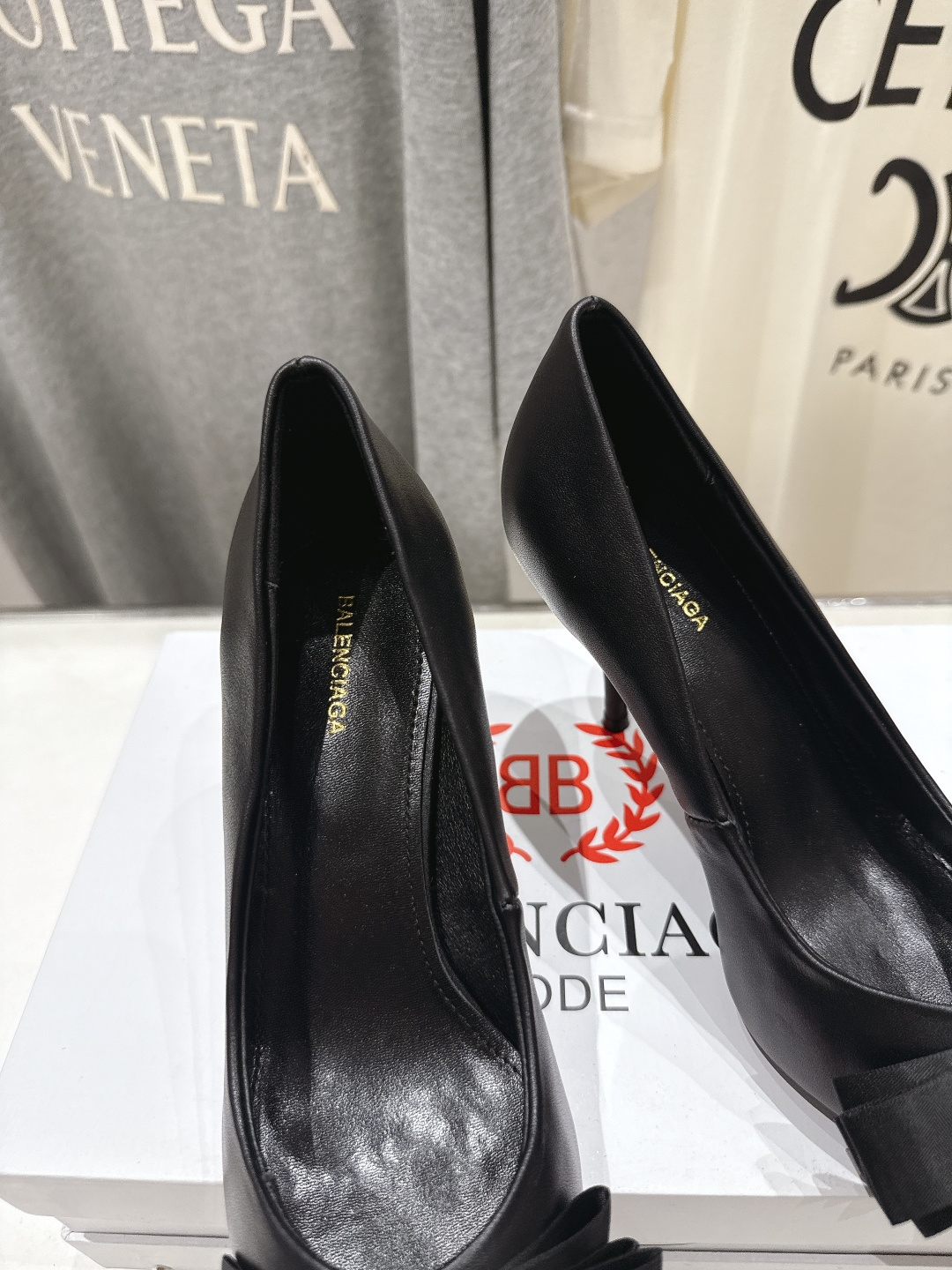 高版本出厂  BALENCIAG*巴黎世家F073 2026ss夏季新款水钻蝴蝶结尖头高跟鞋单鞋非常舒服