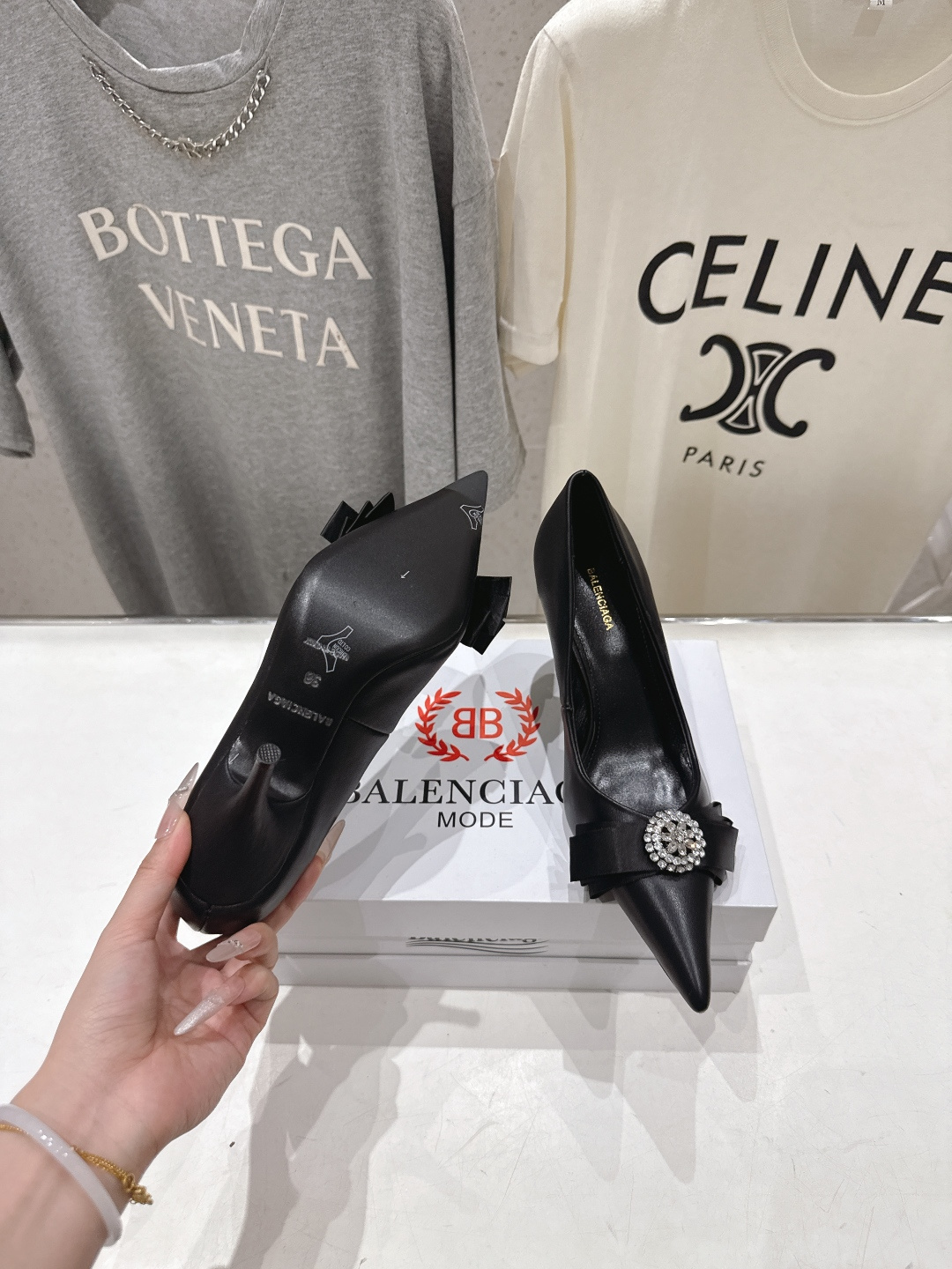 高版本出厂  BALENCIAG*巴黎世家F073 2026ss夏季新款水钻蝴蝶结尖头高跟鞋单鞋非常舒服