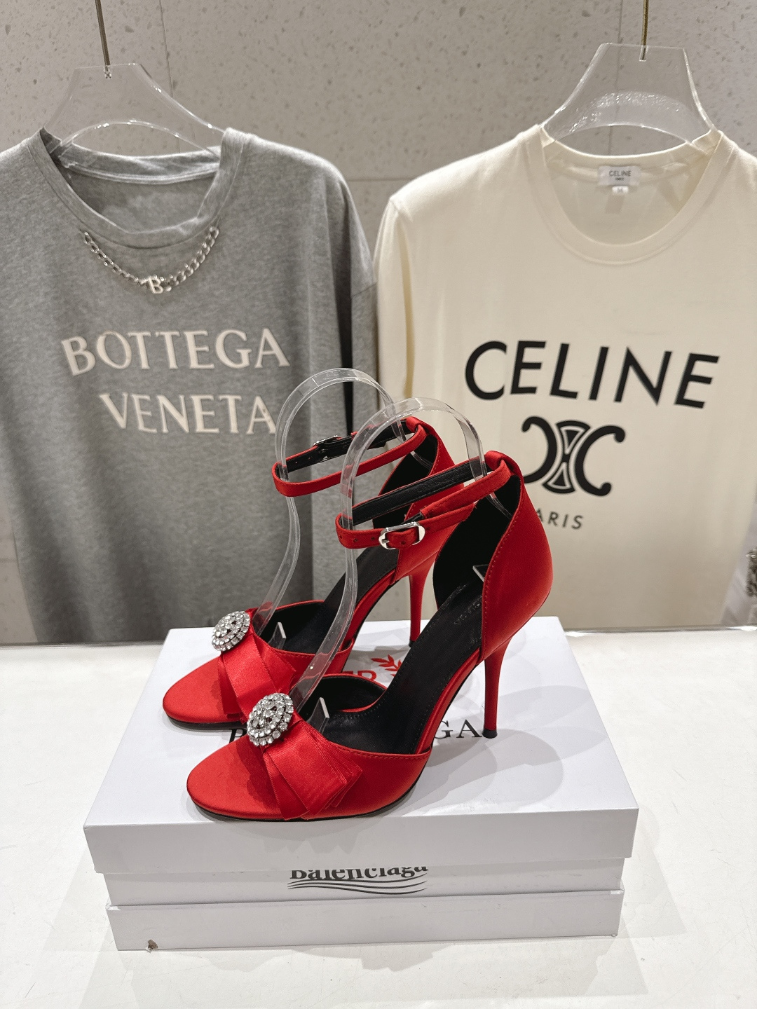 高版本出厂 BALENCIAG*巴黎世家F073 2026ss夏季新款水钻蝴蝶结鱼嘴高跟鞋凉鞋非常舒服 高版本出厂 BALENCIAG*巴黎世家F073 2026ss夏季新款水钻蝴蝶结鱼嘴高跟鞋凉鞋非常舒服