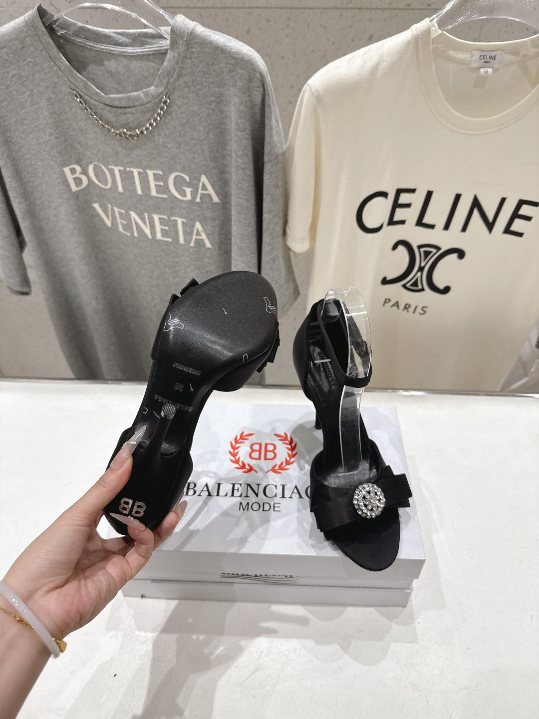 高版本出厂  BALENCIAG*巴黎世家F073 2026ss夏季新款水钻蝴蝶结鱼嘴高跟鞋凉鞋非常舒服