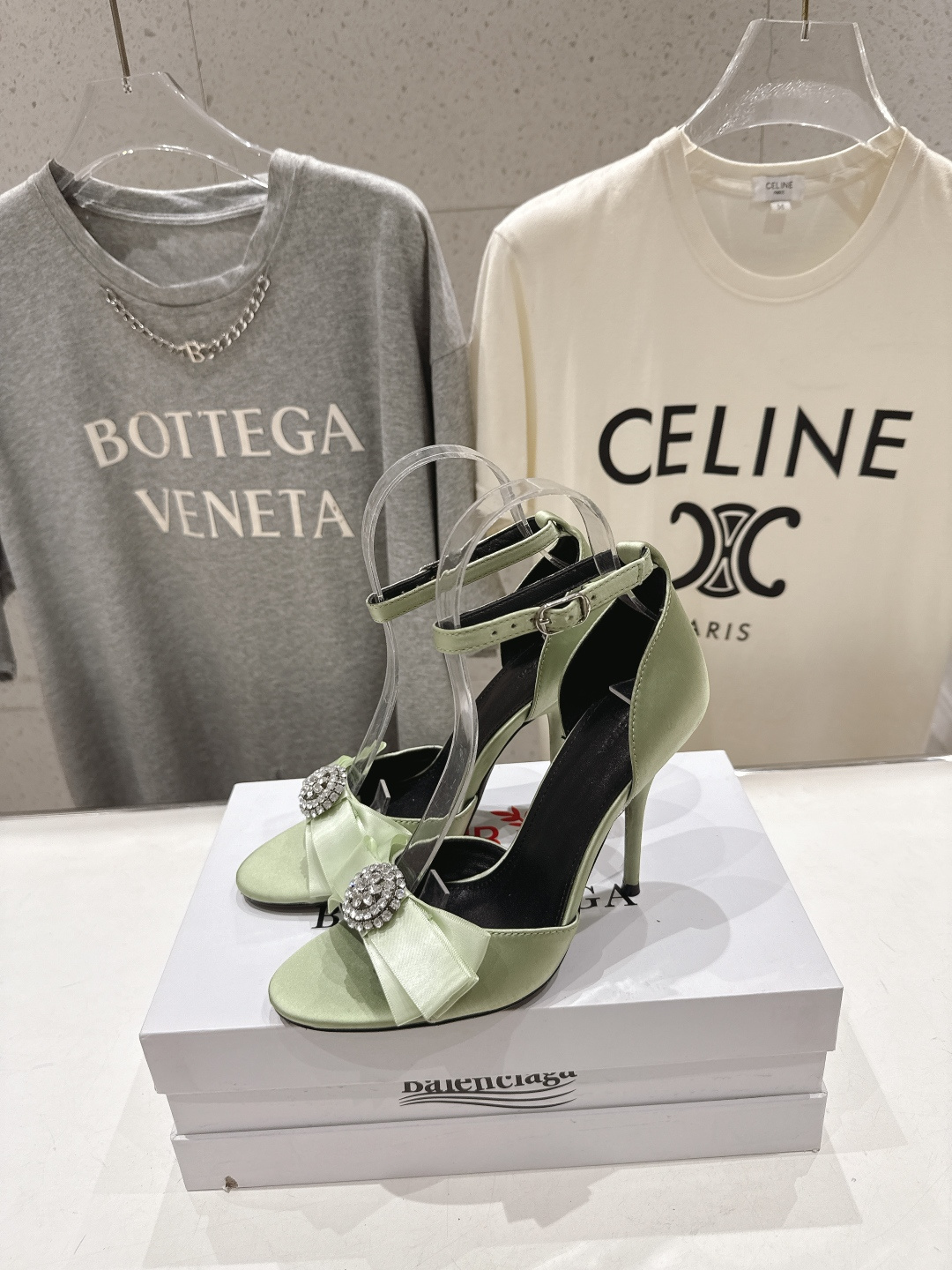 高版本出厂 BALENCIAG*巴黎世家F073 2026ss夏季新款水钻蝴蝶结鱼嘴高跟鞋凉鞋非常舒服 高版本出厂 BALENCIAG*巴黎世家F073 2026ss夏季新款水钻蝴蝶结鱼嘴高跟鞋凉鞋非常舒服