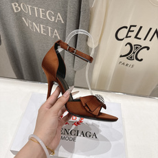 高版本出厂 BALENCIAG*巴黎世家F073 2026ss夏季新款水钻蝴蝶结鱼嘴高跟鞋凉鞋非常舒服 高版本出厂 BALENCIAG*巴黎世家F073 2026ss夏季新款水钻蝴蝶结鱼嘴高跟鞋凉鞋非常舒服