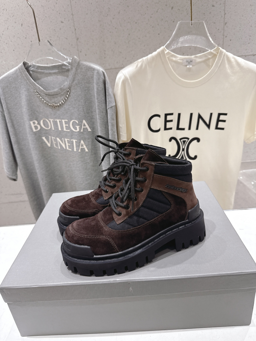 高版本出厂 男码+20 BALENCIAG*巴黎世家F046 2026ss秋冬新款高帮系带短靴 情侣 高版本出厂 男码+20 BALENCIAG*巴黎世家F046 2026ss秋冬新款高帮系带短靴 情侣