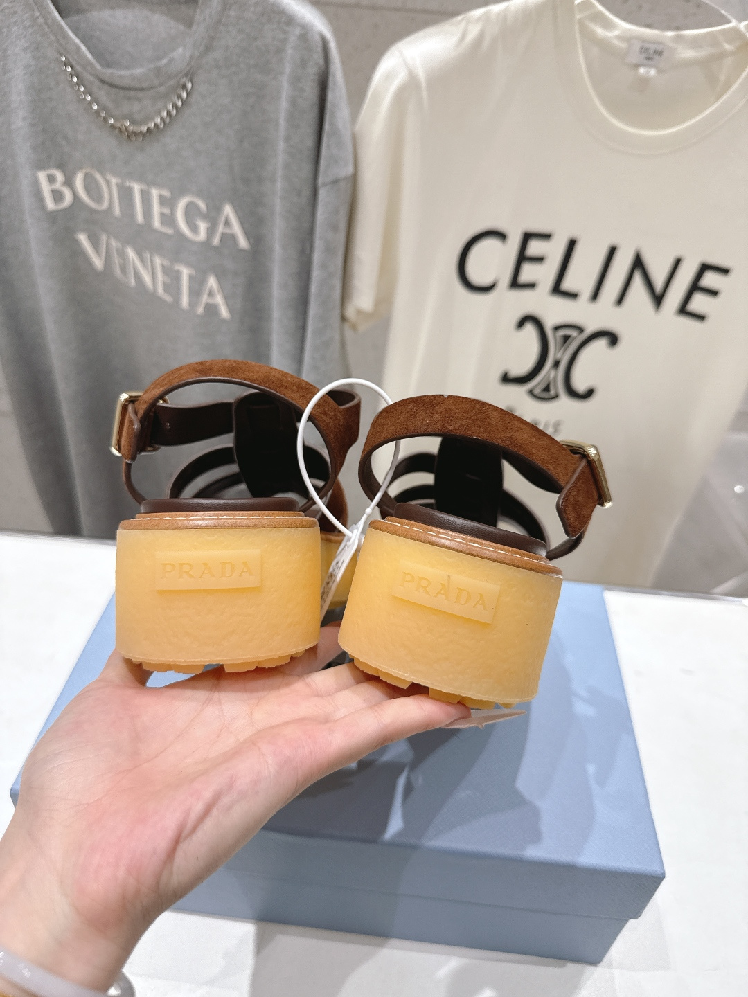 高版本出厂 Prada/普拉达F029 2026ss夏季新款复古风沙滩厚底凉鞋这个鞋型真的属于经典不会过 高版本出厂 Prada/普拉达F029 2026ss夏季新款复古风沙滩厚底凉鞋这个鞋型真的属于经典不会过