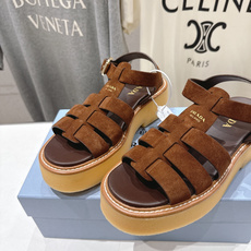 高版本出厂 Prada/普拉达F029 2026ss夏季新款复古风沙滩厚底凉鞋这个鞋型真的属于经典不会过 高版本出厂 Prada/普拉达F029 2026ss夏季新款复古风沙滩厚底凉鞋这个鞋型真的属于经典不会过