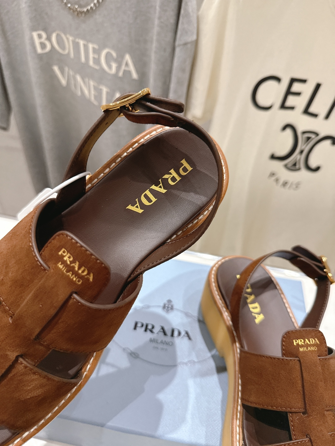 高版本出厂 Prada/普拉达F029 2026ss夏季新款复古风沙滩厚底凉鞋这个鞋型真的属于经典不会过 高版本出厂 Prada/普拉达F029 2026ss夏季新款复古风沙滩厚底凉鞋这个鞋型真的属于经典不会过