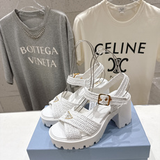 高版本出厂 Prada/普拉达F029 26ss夏季新款高跟厚底沙滩凉鞋这个鞋型真的属于经典不会过时的 高版本出厂 Prada/普拉达F029 26ss夏季新款高跟厚底沙滩凉鞋这个鞋型真的属于经典不会过时的