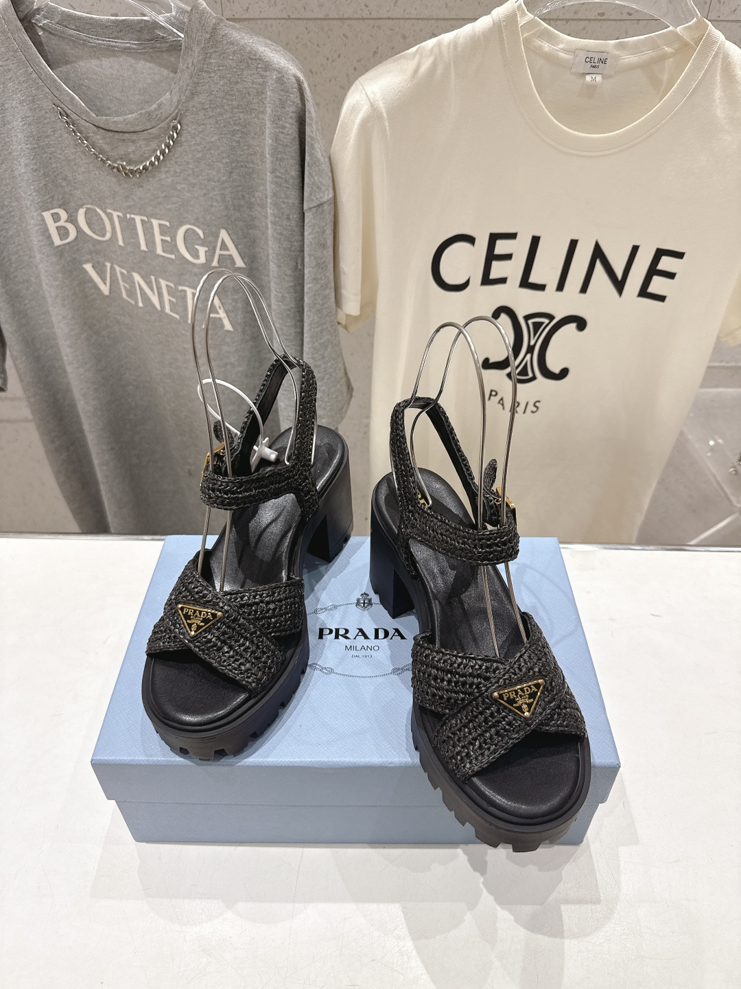 高版本出厂  Prada/普拉达F029 26ss夏季新款高跟厚底沙滩凉鞋这个鞋型真的属于经典不会过时的