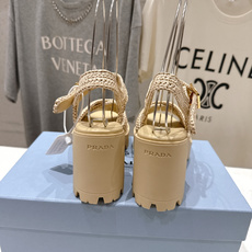 高版本出厂 Prada/普拉达F029 26ss夏季新款高跟厚底沙滩凉鞋这个鞋型真的属于经典不会过时的 高版本出厂 Prada/普拉达F029 26ss夏季新款高跟厚底沙滩凉鞋这个鞋型真的属于经典不会过时的