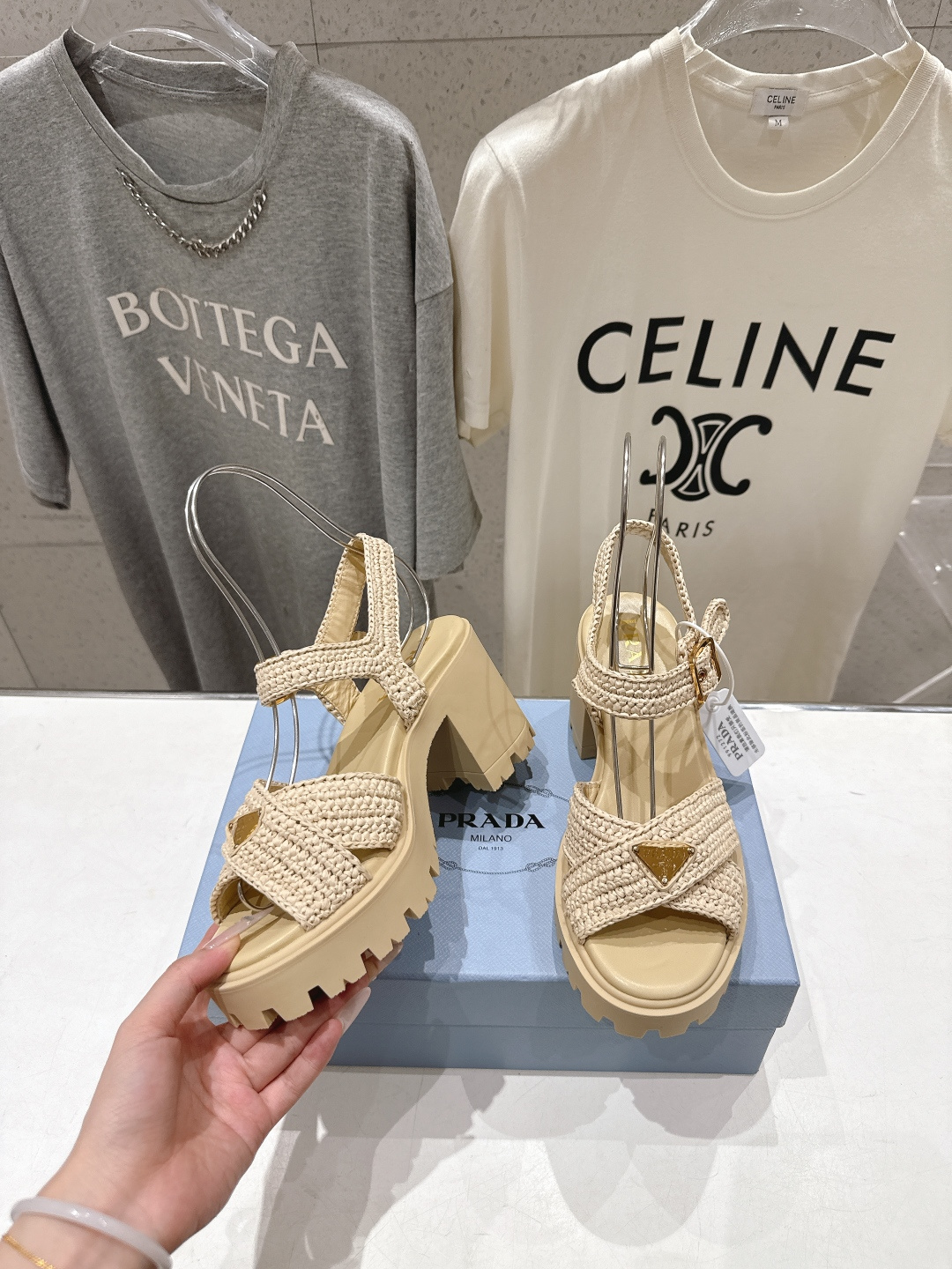 高版本出厂 Prada/普拉达F029 26ss夏季新款高跟厚底沙滩凉鞋这个鞋型真的属于经典不会过时的 高版本出厂 Prada/普拉达F029 26ss夏季新款高跟厚底沙滩凉鞋这个鞋型真的属于经典不会过时的